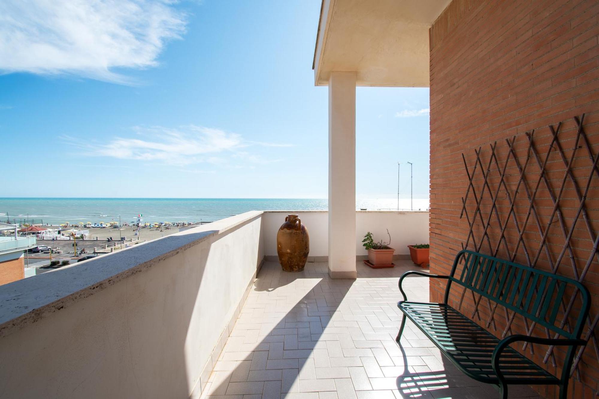 Ostia Attico Fronte Mare Apartment Luaran gambar